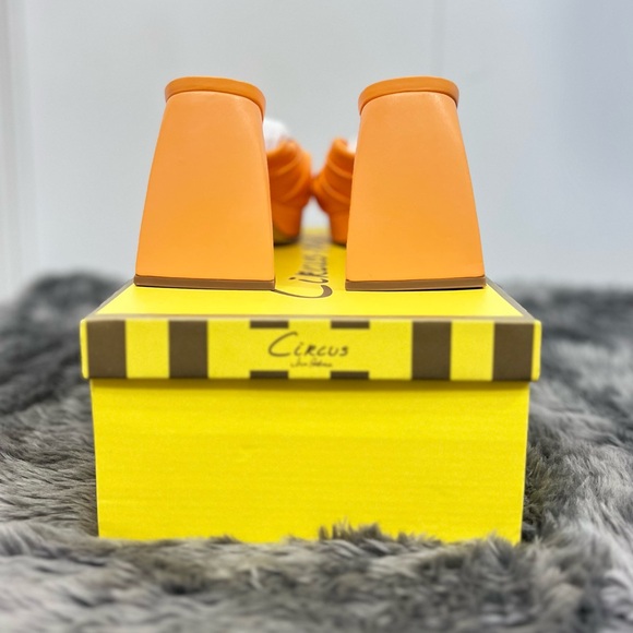 Circus Marianna, Creamsicle - Picture 10 of 11